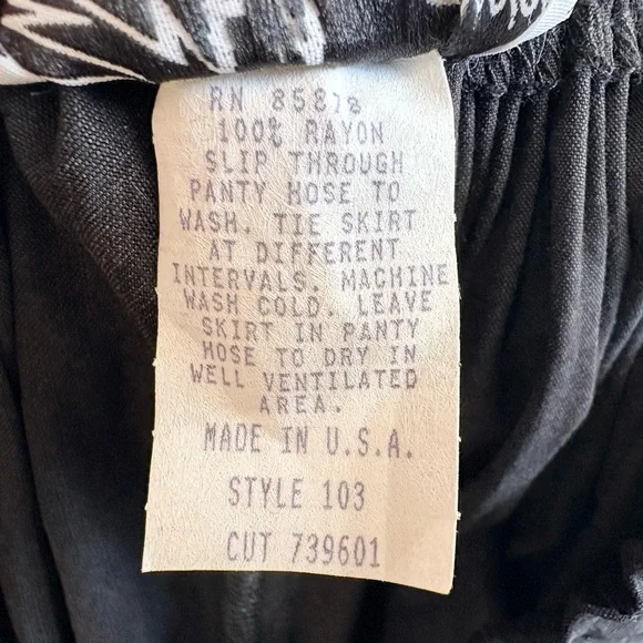 Vintage 80s Black Tiered Maxi Skirt~Goth Boho Prairie Western Size XL - Picture 5 of 5